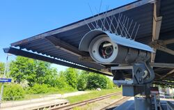Eine Kamera am Mössinger Bahnhof. In Tübingen möchte Oberbürgermeister Boris Palmer auch den Bahnhofsvorplatz mit Kameras überwa
