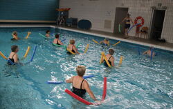 Vor allem Schulen aus Riederich und Umgebung sowie Vereine - hier ein Aquafitness-Kurs des TSV - nutzten das Lehrschwimmbecken.
