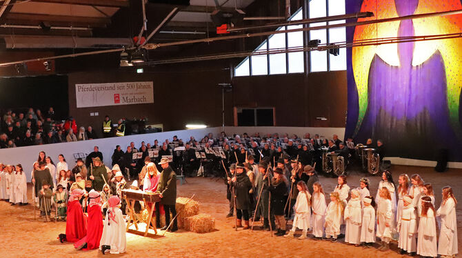 Marbacher Krippenfestspiel Lebendige Bilder zur Weihnacht in der Reithalle in Marbach: Beide Aufführungen waren ausverkauft.