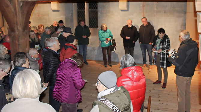 Professor Waltraud Pustal berichtete aus der Klosterzeit um 1461.