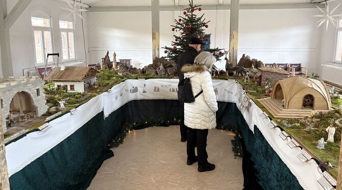 Am Dreikönigstag ist die 15 Meter lange Krippe mit 16 Stationen aus dem Leben Jesu noch einmal zu sehen.