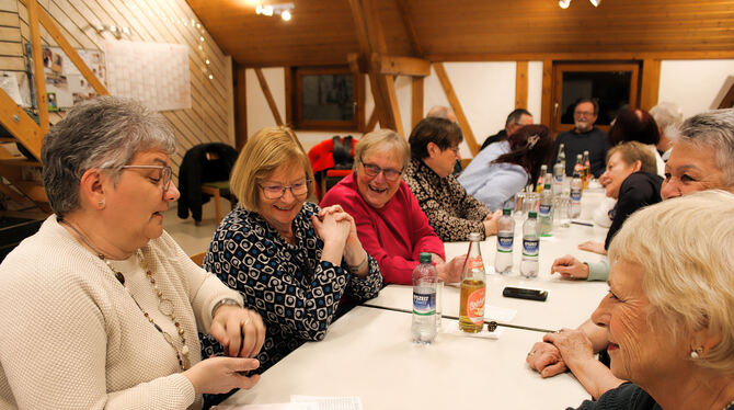 Viel Spaß und fröhliches Diskutieren gab es beim Spielmanns- und Schalmeienzug Pfullingen
