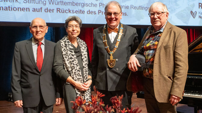 Helmut Thumm (von links), Susanne Stutzmann, OB Thomas Keck und Rainer Ganzner.