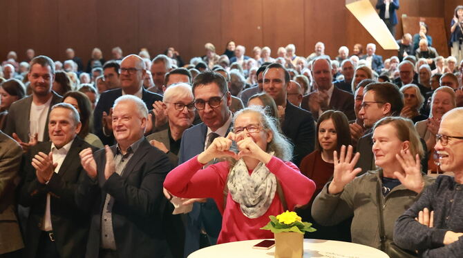 Sehen und gesehen werden: Zum Bürgerempfang in der Metzinger Stadthalle kamen rund 600 Besucher.