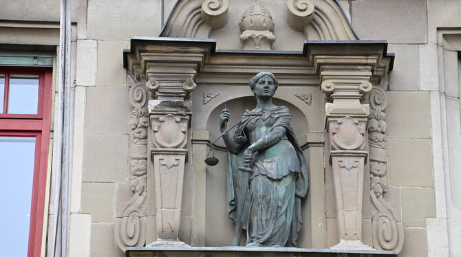 Justitia am Amtsgericht Reutlingen.