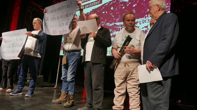 Beim Alternativen Neujahrsempfang präsentierten sich insgesamt 32 Gruppierungen, darunter auch BAFF prominent auf der Bühne.