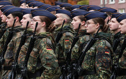 Blick auf Soldaten während der Veranstaltung.
