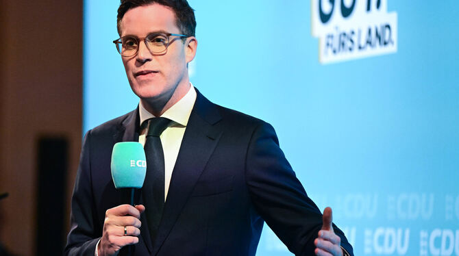 lsw, bwg, CDU, Gestik, Mikrofon, Manuel Hagel, Parteien Manuel Hagel präsentierte sich in Rottenburg als "normaler Schaffer.