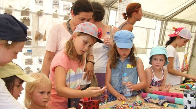 Beim Stadtfest und Markt der vielen Möglichkeiten konnten alle Kinder ihr verdientes Geld auf den Kopf hauen. Alles, was es zu k