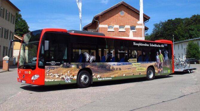 Obwohl er rote Zahlen schreibt, bekommt er vom Landkreis noch eine Chance: der Biosphärenbus, der im Sommer den ehemaligen Trupp