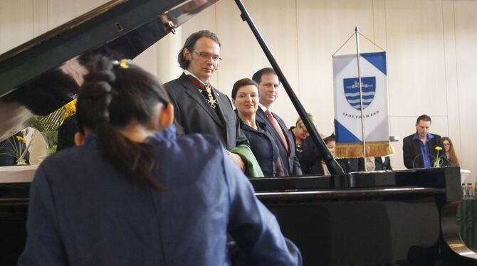 Klaviermusik zum Festakt bei den Reutlinger Achalmrittern: Vermittler Josef Lang mit den »Kaiserlichen und königlichen Hoheiten« Klaviermusik zum Festakt bei den Reutlinger Achalmrittern: Vermittler Josef Lang mit den »Kaiserlichen und königlichen Hoheiten«